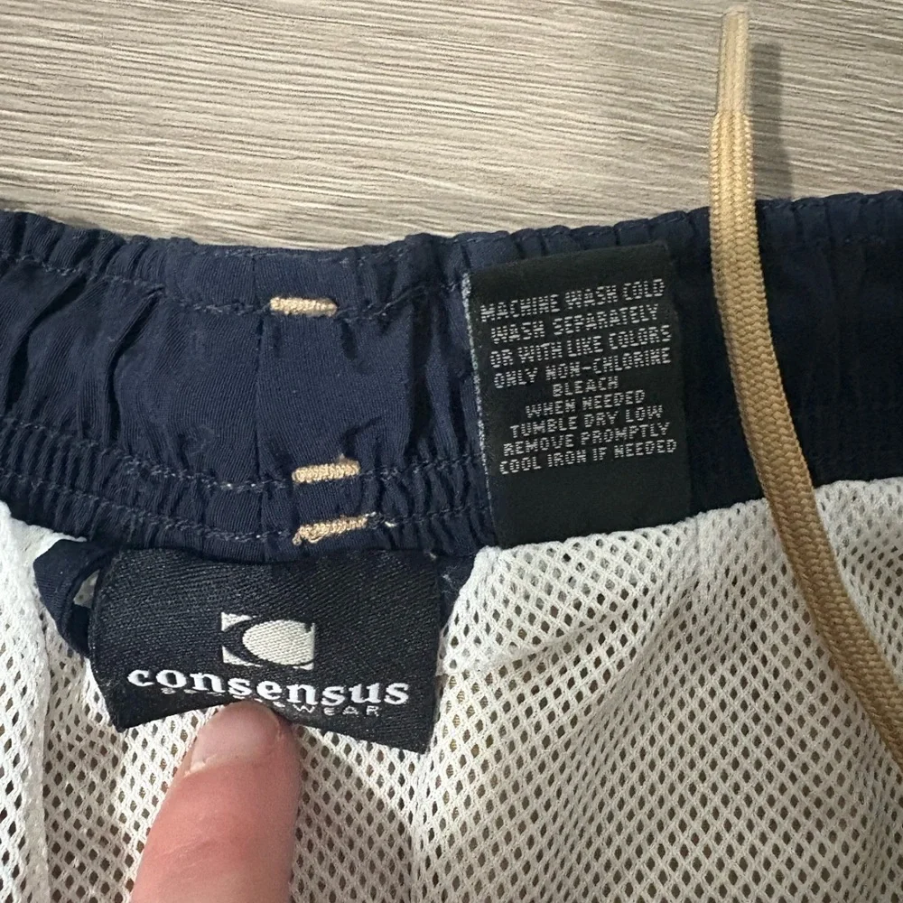 Consensus men’s tan